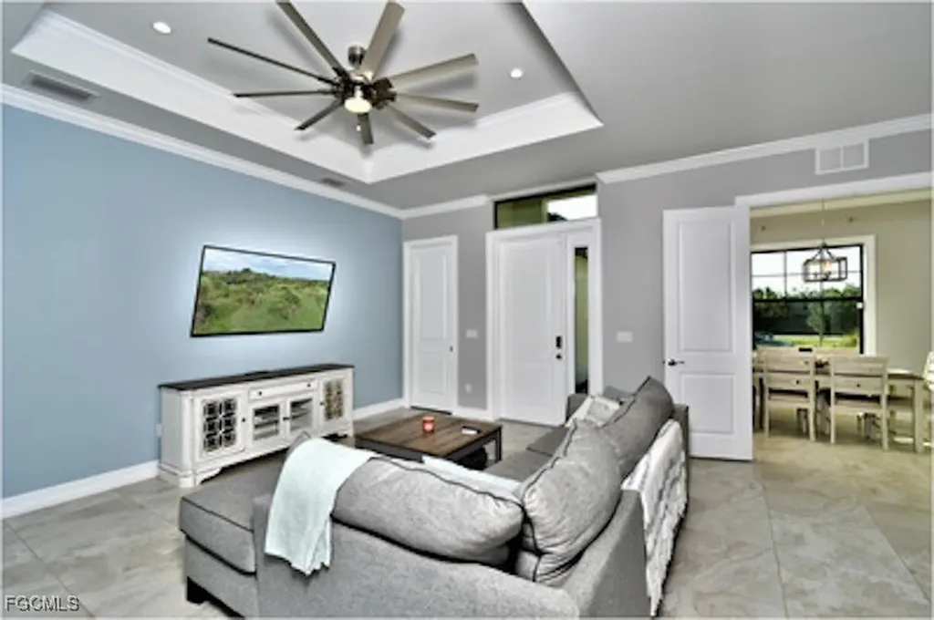 585 41st Avenue NW Naples FL 34120
