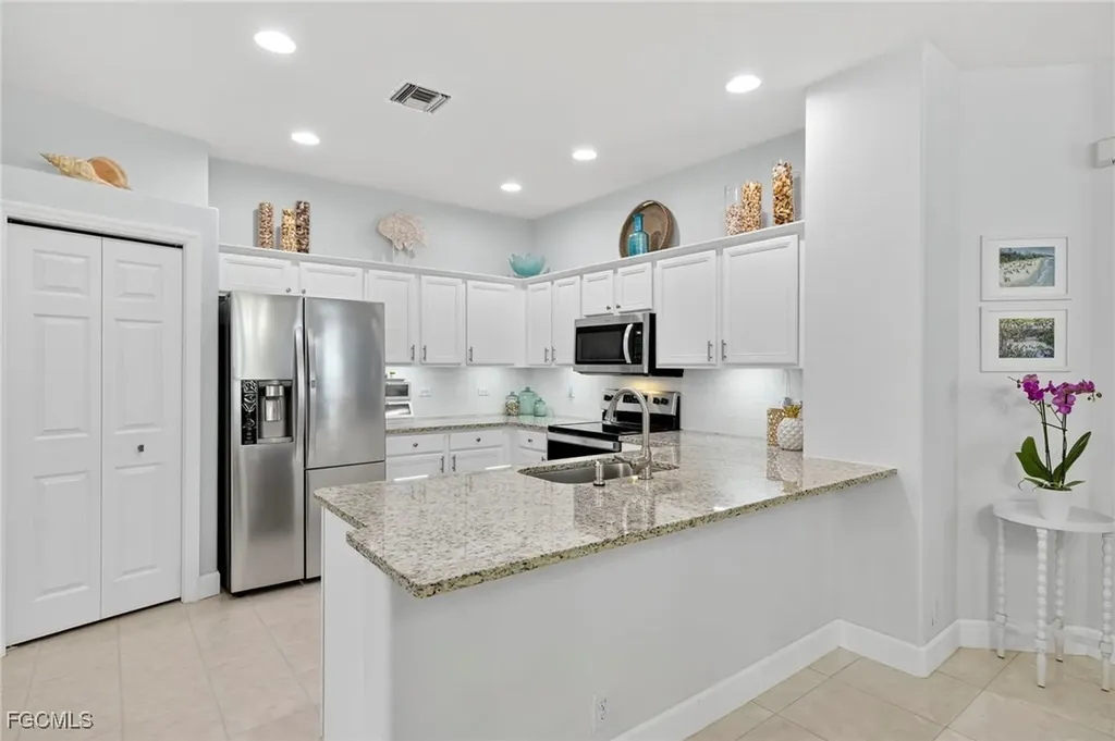 8793 Middlebrook Drive Fort Myers FL 33908