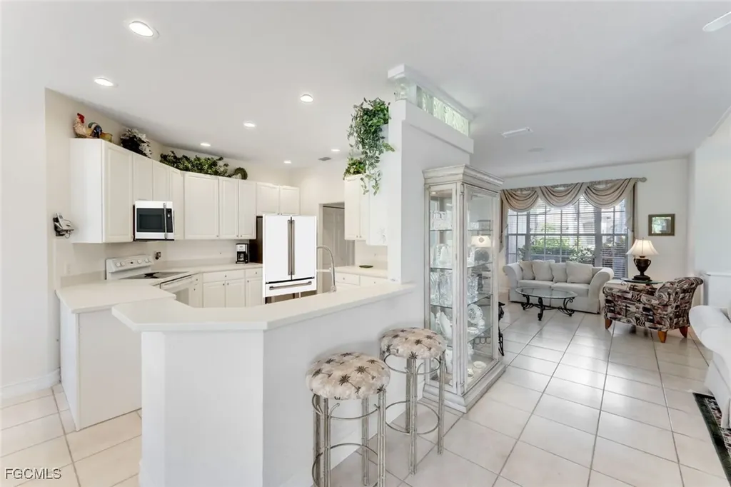 5609 Harbour Circle Cape Coral FL 33914