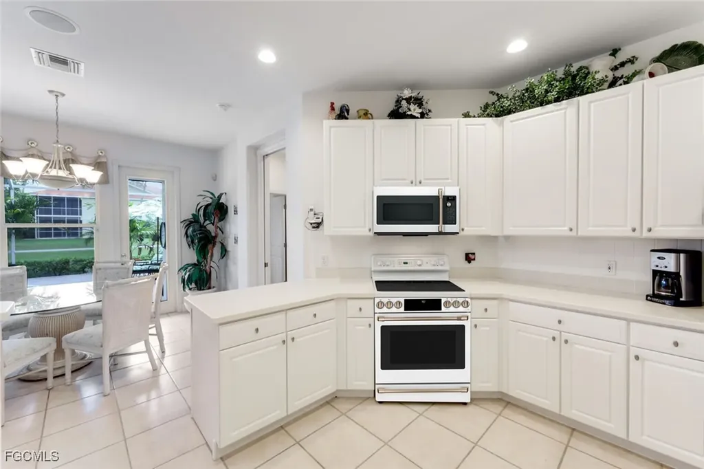 5609 Harbour Circle Cape Coral FL 33914