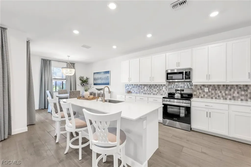 11243 Canopy Loop Fort Myers FL 33913