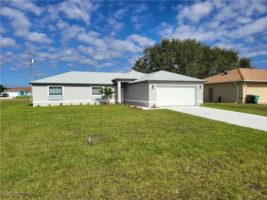 1221 NE 10th Lane Cape Coral FL 33909