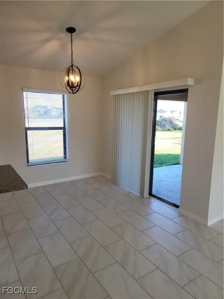 1221 NE 10th Lane Cape Coral FL 33909