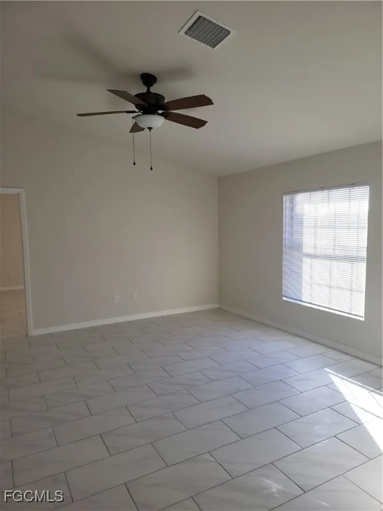 1221 NE 10th Lane Cape Coral FL 33909