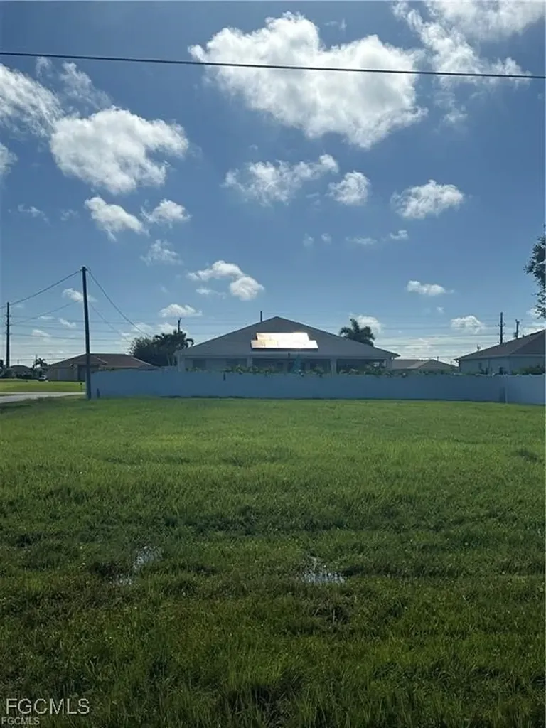 315 NW 25th Avenue Cape Coral FL 33993