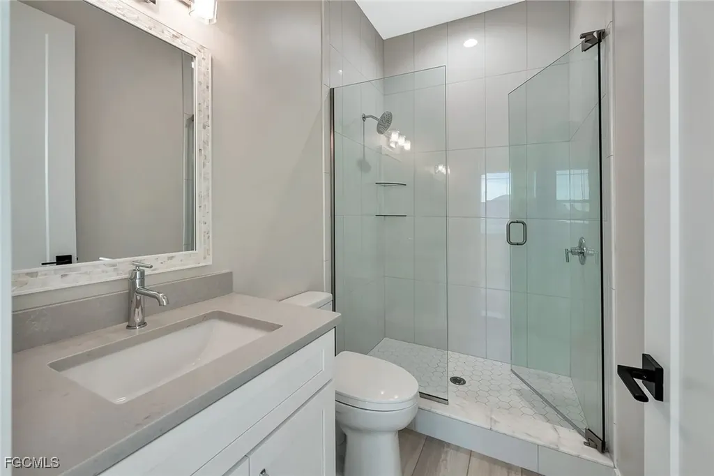 5870 Shell Cove Drive Cape Coral FL 33914