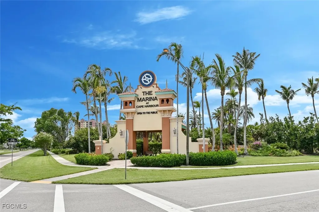 5870 Shell Cove Drive Cape Coral FL 33914