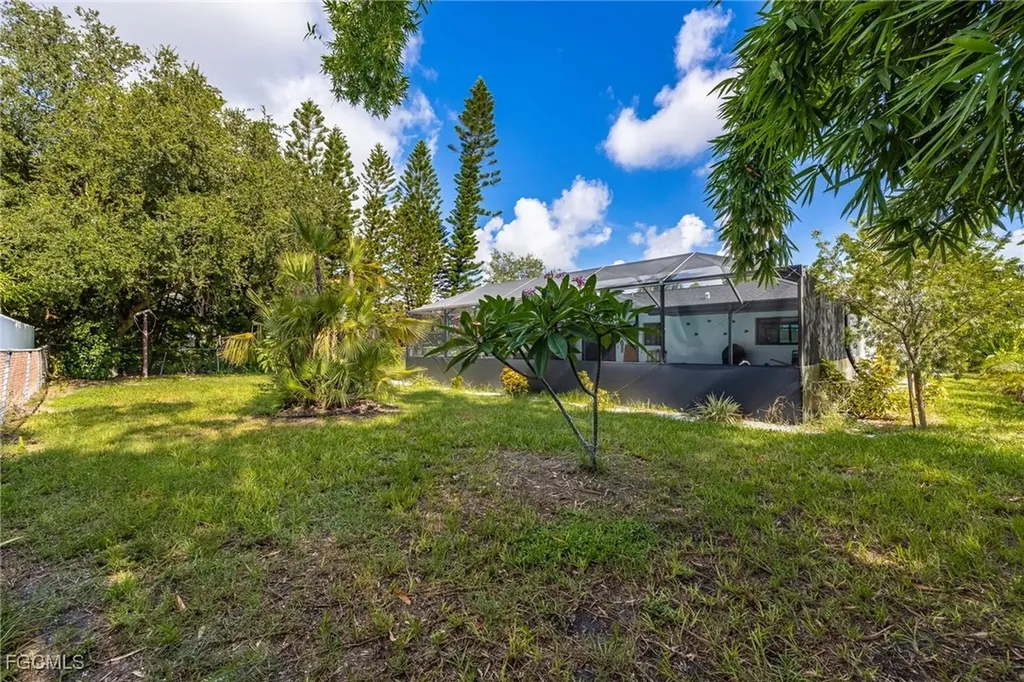 1432 SE 11th Street Cape Coral FL 33990