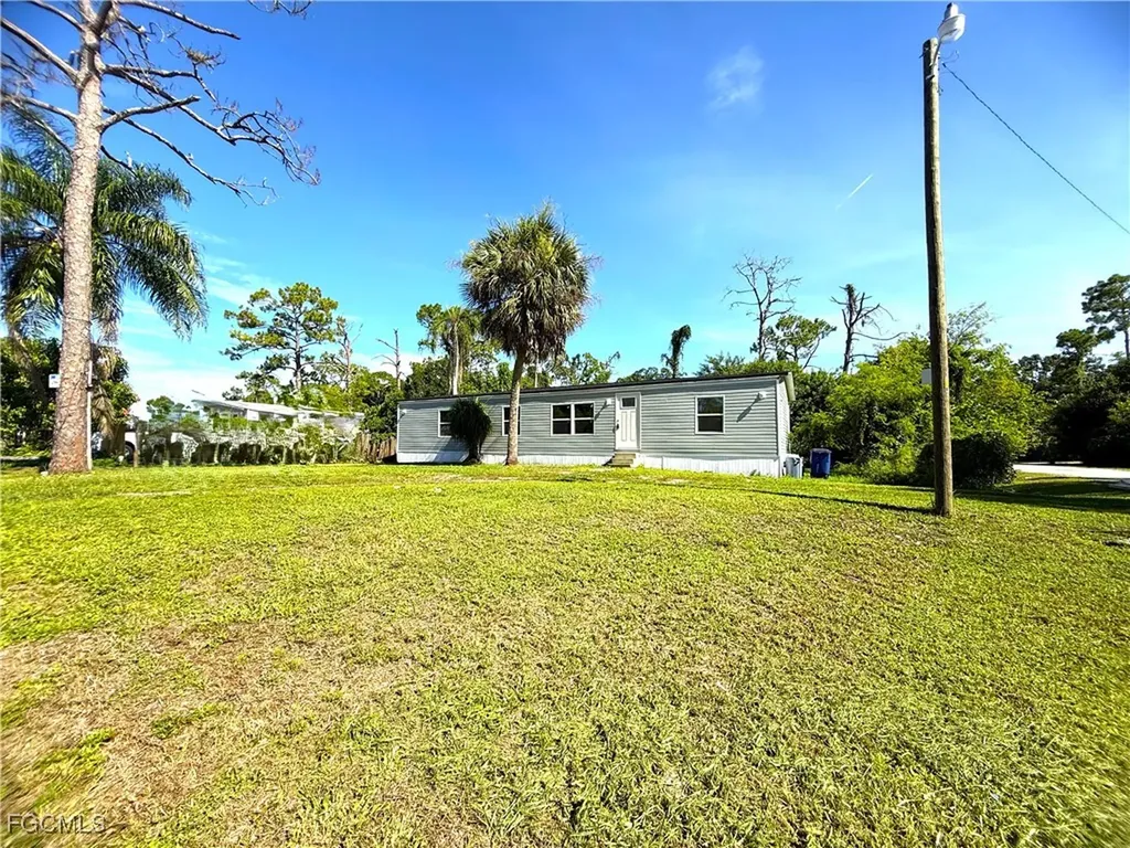1982 Laurel Lane North Fort Myers FL 33917