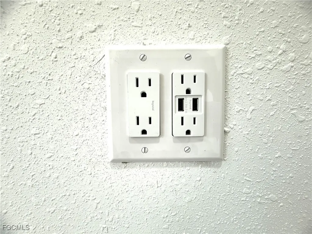 1982 Laurel Lane North Fort Myers FL 33917