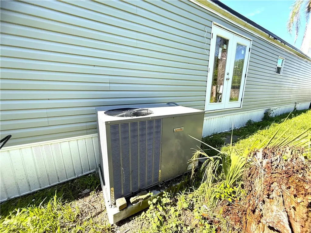 1982 Laurel Lane North Fort Myers FL 33917