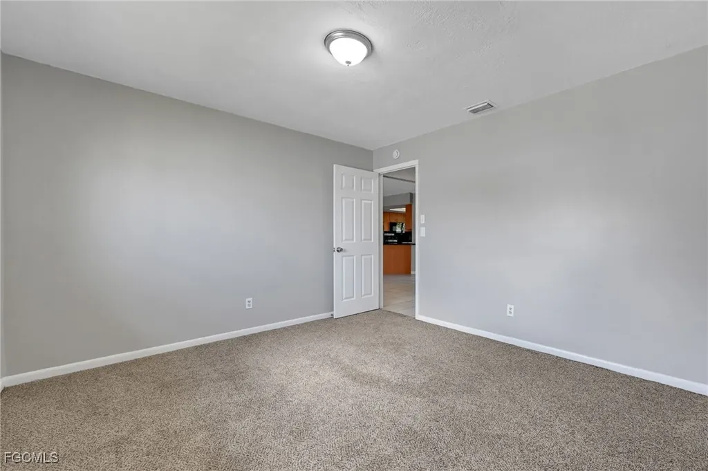 3430 SW 11th Avenue Cape Coral FL 33914