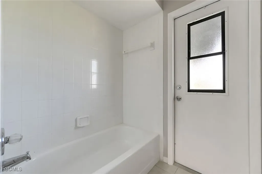 3430 SW 11th Avenue Cape Coral FL 33914