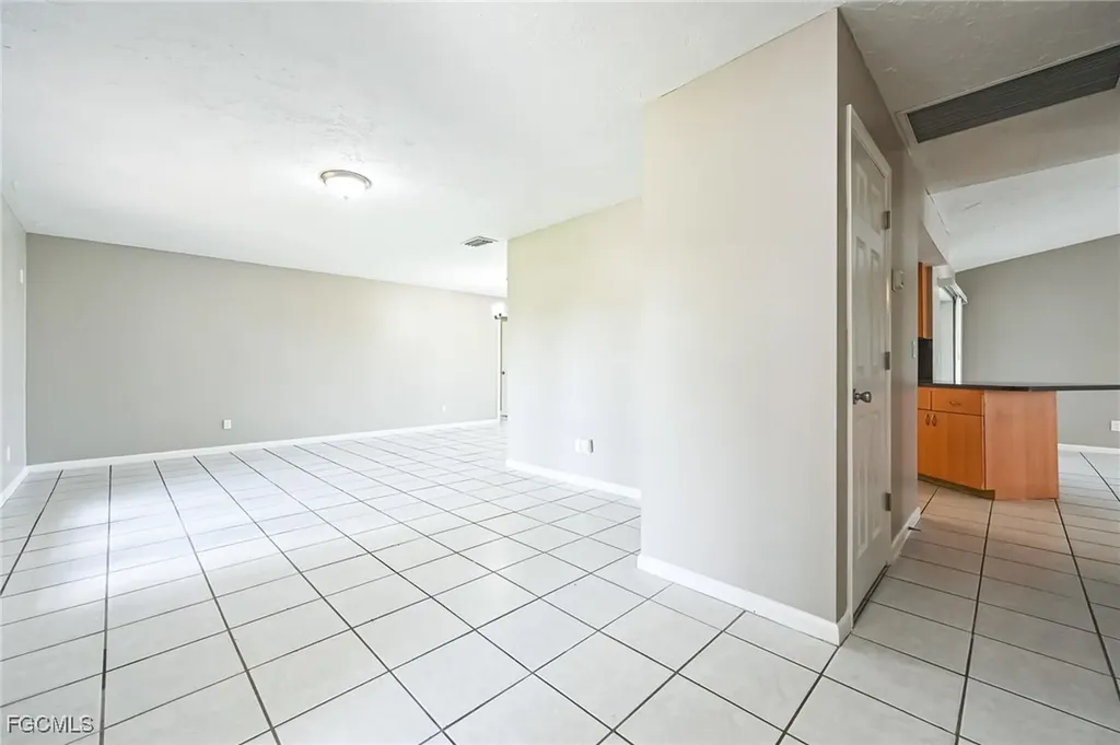 3430 SW 11th Avenue Cape Coral FL 33914