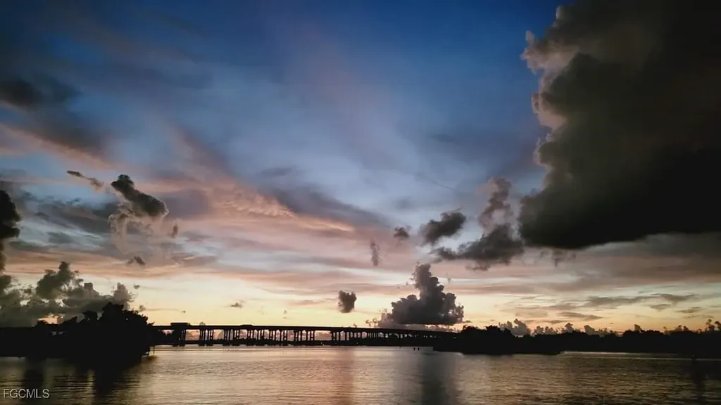 250 Hamlin Drive Fort Myers FL 33905