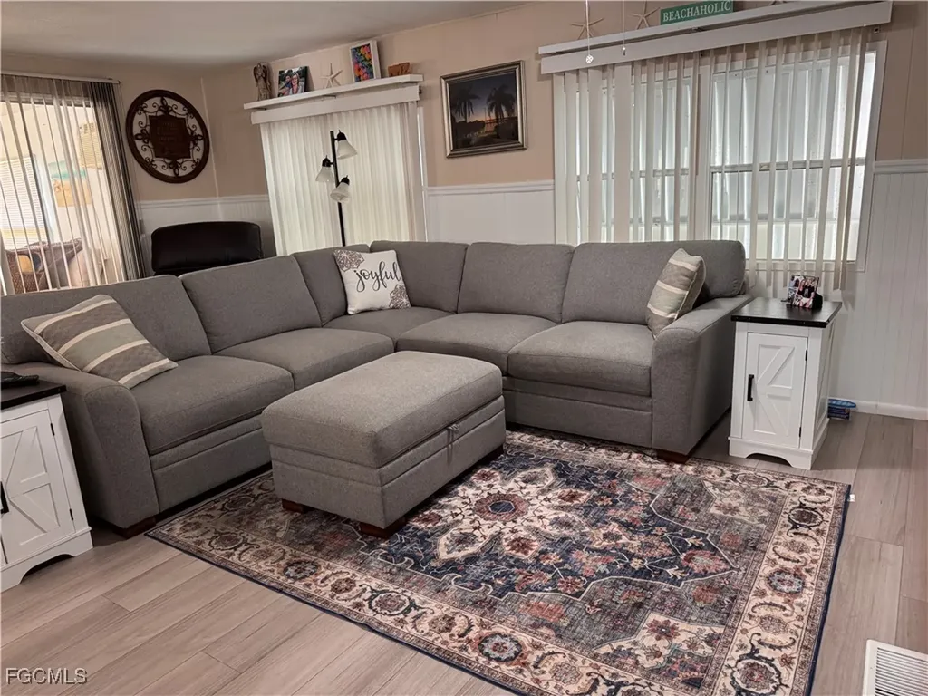 250 Hamlin Drive Fort Myers FL 33905