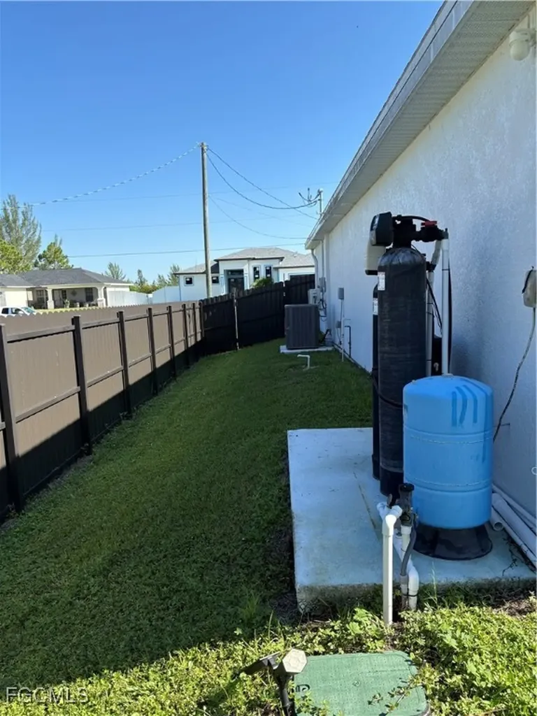 2914 NW 27th Street Cape Coral FL 33993