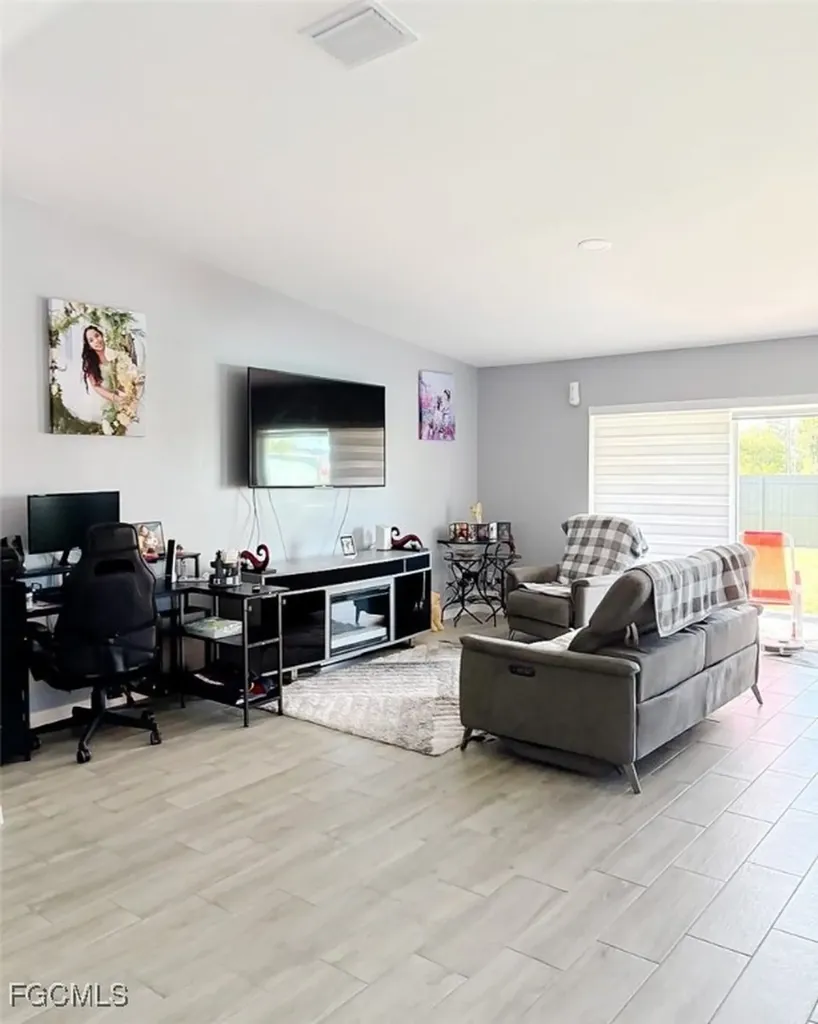 2914 NW 27th Street Cape Coral FL 33993