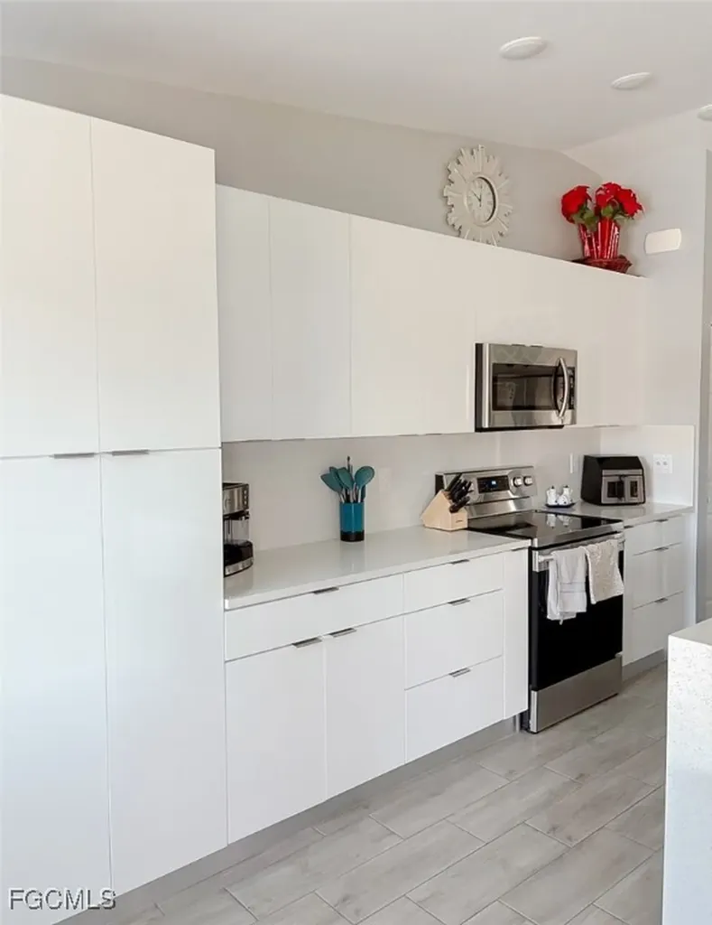 2914 NW 27th Street Cape Coral FL 33993