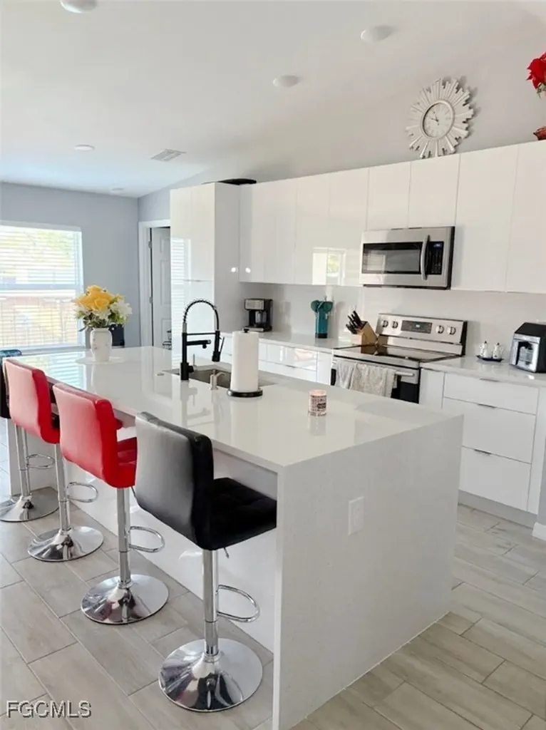 2914 NW 27th Street Cape Coral FL 33993