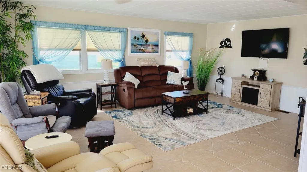 267 Shoreland Drive Fort Myers FL 33905