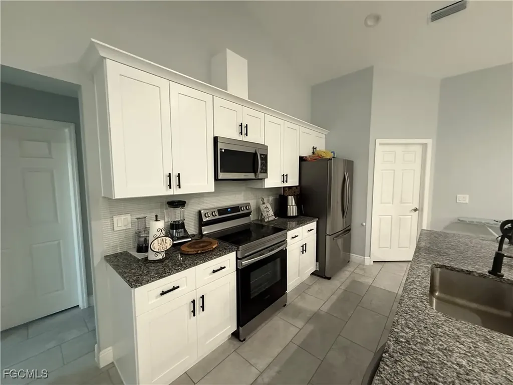 819 Alvin Avenue Lehigh Acres FL 33971