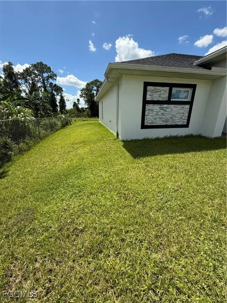 819 Alvin Avenue Lehigh Acres FL 33971