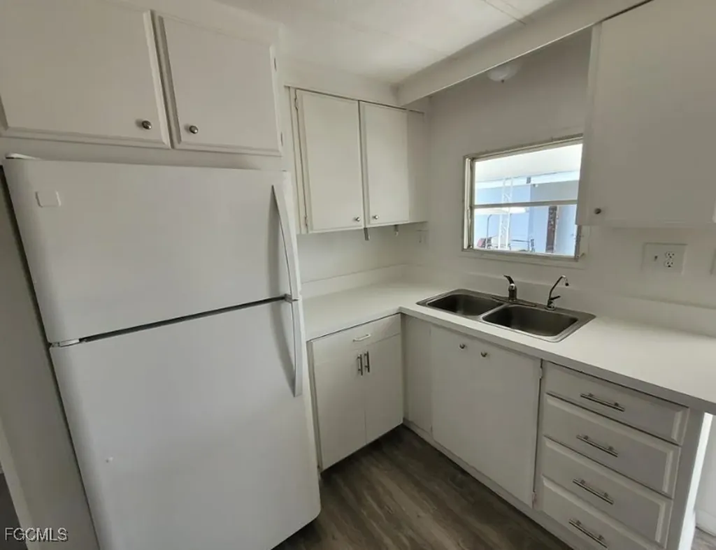 2774 Wedgewood Drive North Fort Myers FL 33917