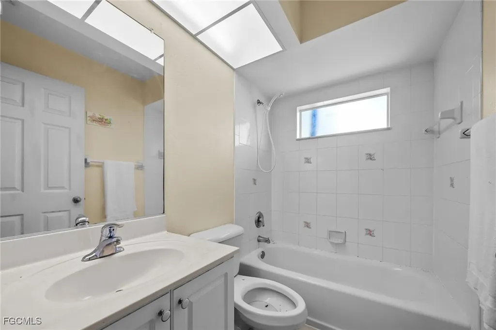117 SE 10th Terrace Cape Coral FL 33990