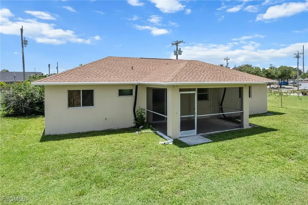 117 SE 10th Terrace Cape Coral FL 33990