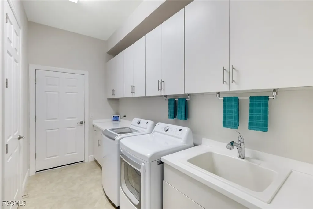 10194 Belcrest Boulevard Fort Myers FL 33913