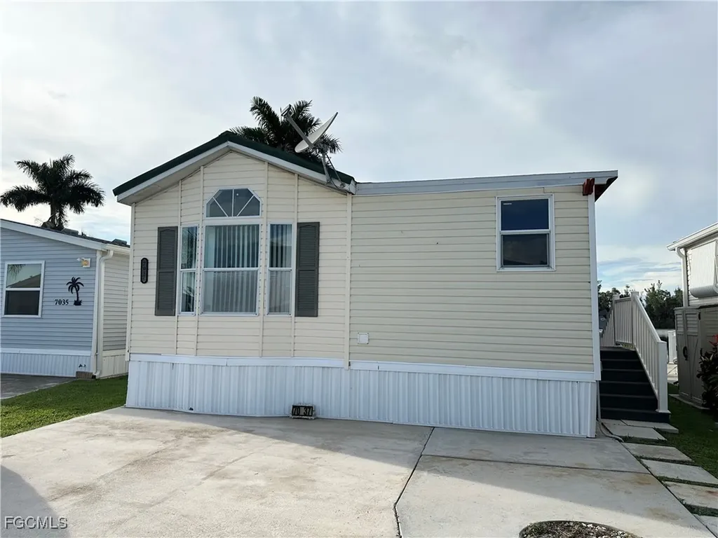 7037 Armadillo Way Fort Myers FL 33967
