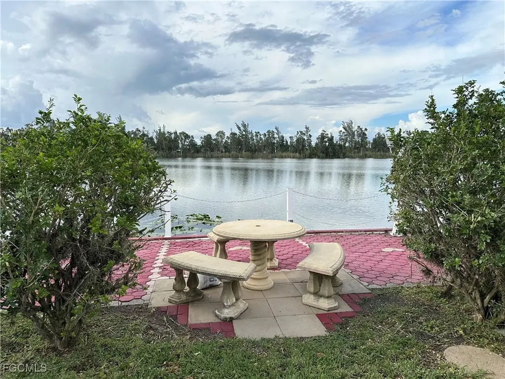 7037 Armadillo Way Fort Myers FL 33967