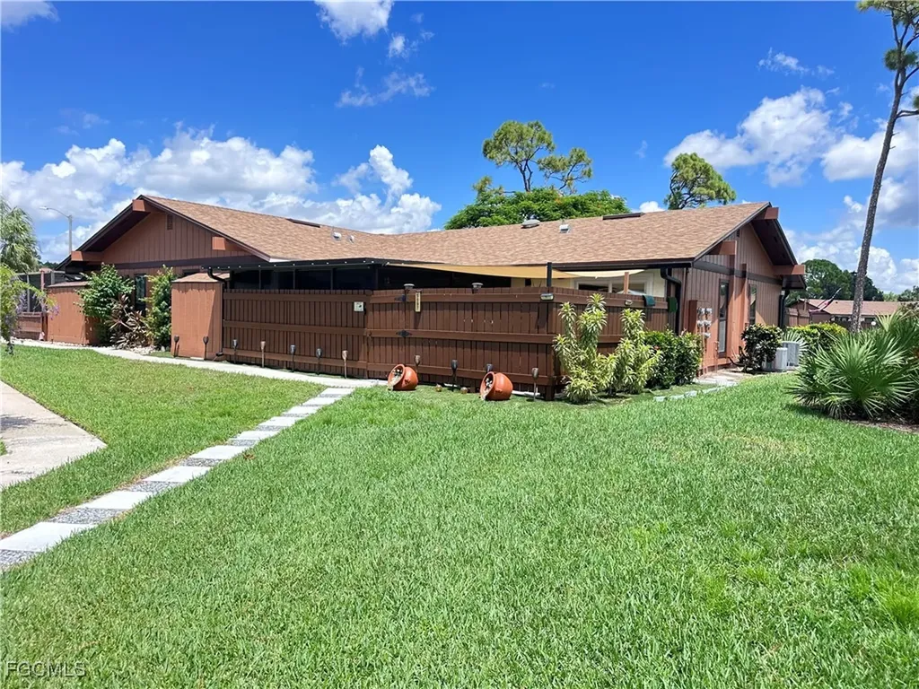5597 Foxlake Drive North Fort Myers FL 33917
