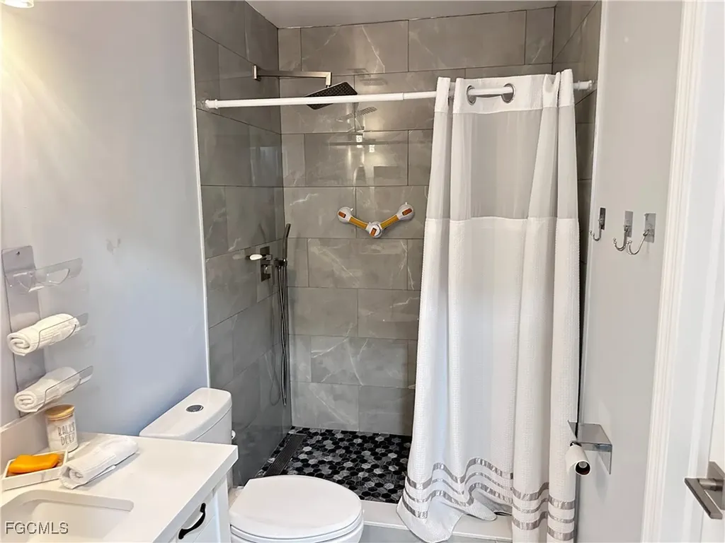 5597 Foxlake Drive North Fort Myers FL 33917
