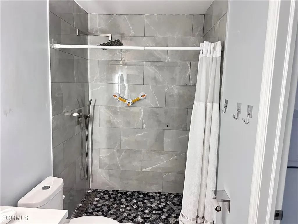 5597 Foxlake Drive North Fort Myers FL 33917