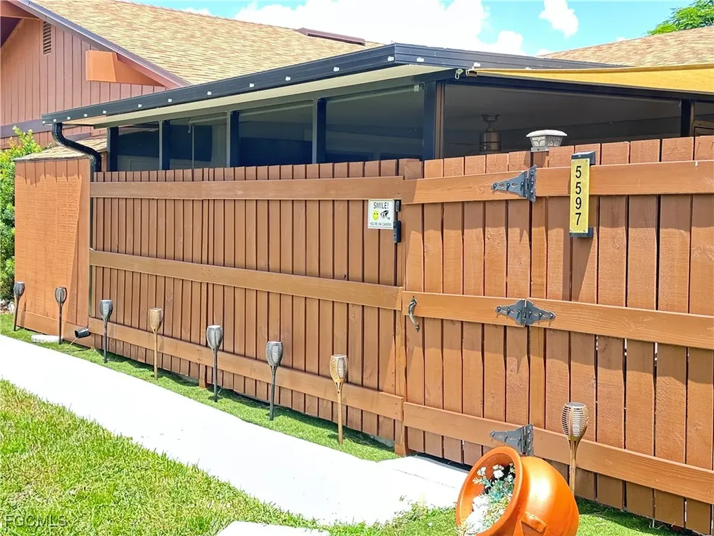 5597 Foxlake Drive North Fort Myers FL 33917