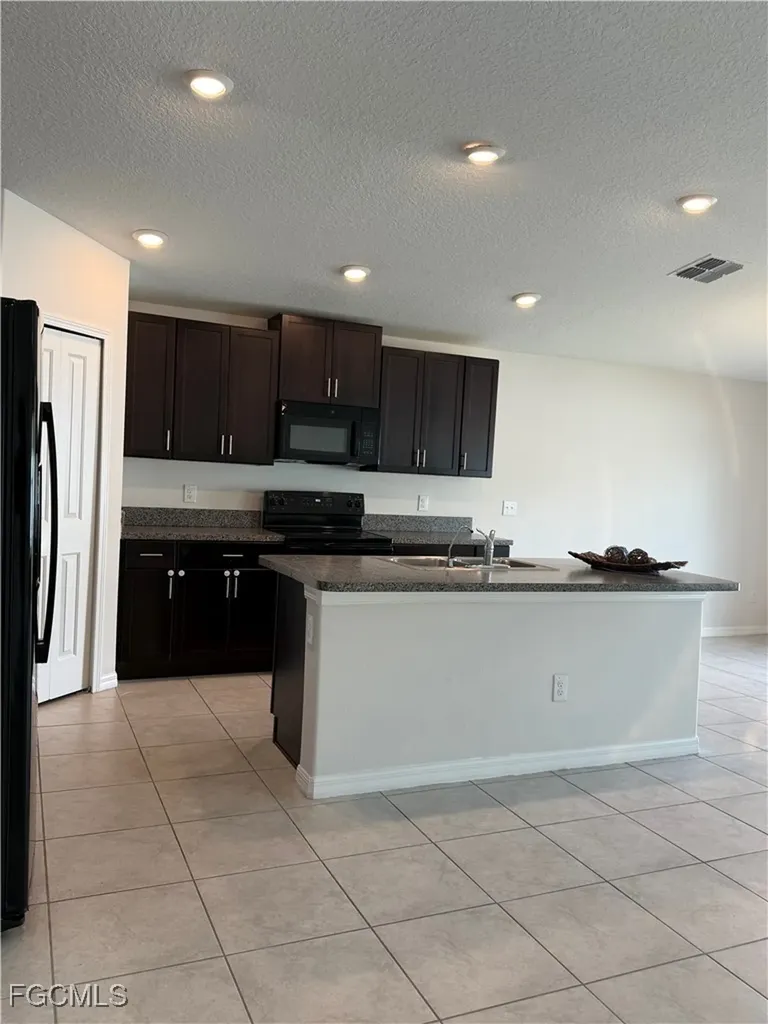 39889 NW Harmon Grove Court Zephyrhills FL 33540