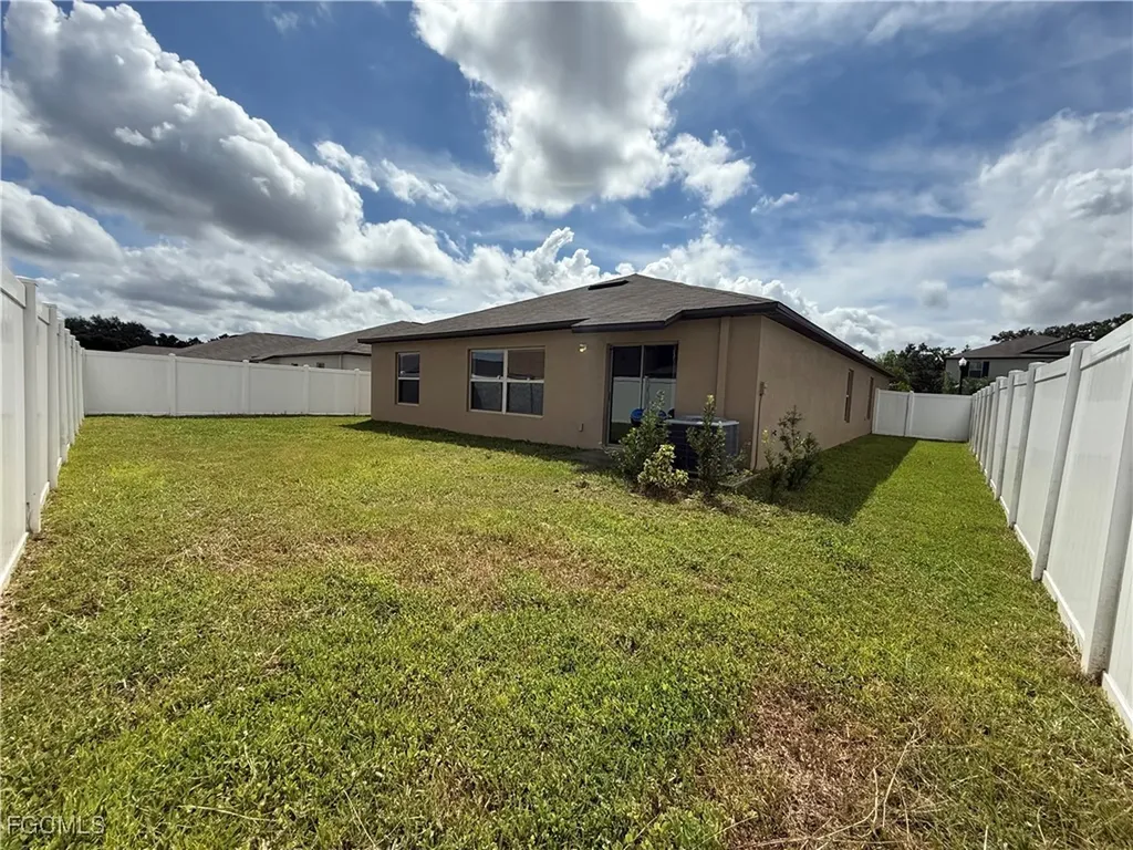 39889 NW Harmon Grove Court Zephyrhills FL 33540