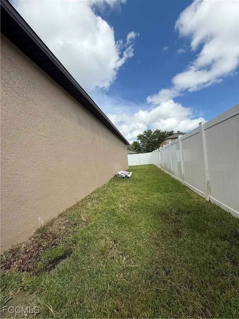 39889 NW Harmon Grove Court Zephyrhills FL 33540