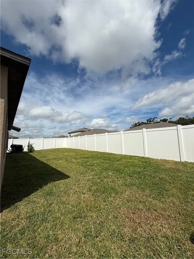 39889 NW Harmon Grove Court Zephyrhills FL 33540