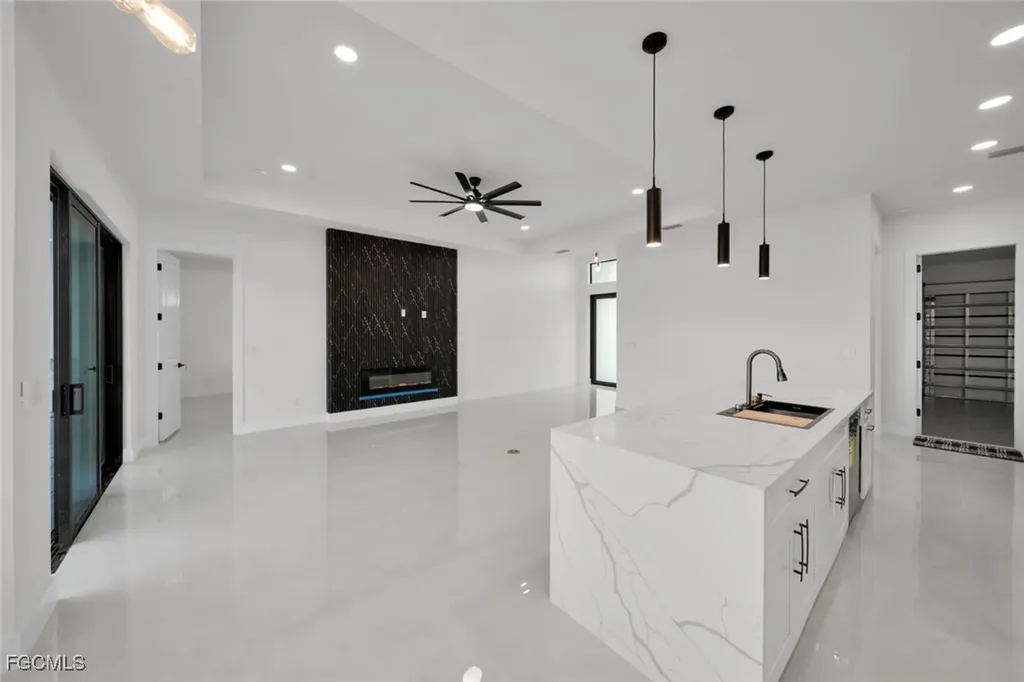 2125 SW Trafalgar Parkway Cape Coral FL 33991