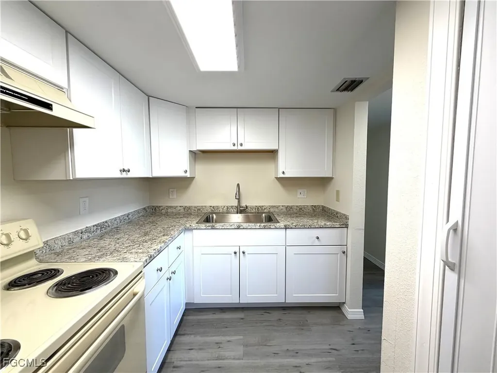 3704 Broadway Fort Myers FL 33901