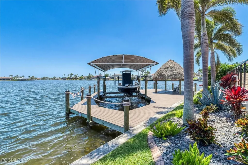 4901 Skyline Boulevard Cape Coral FL 33914