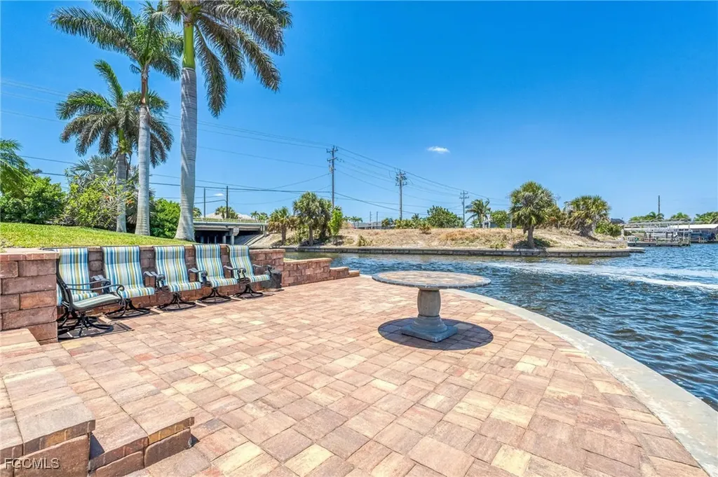 4901 Skyline Boulevard Cape Coral FL 33914