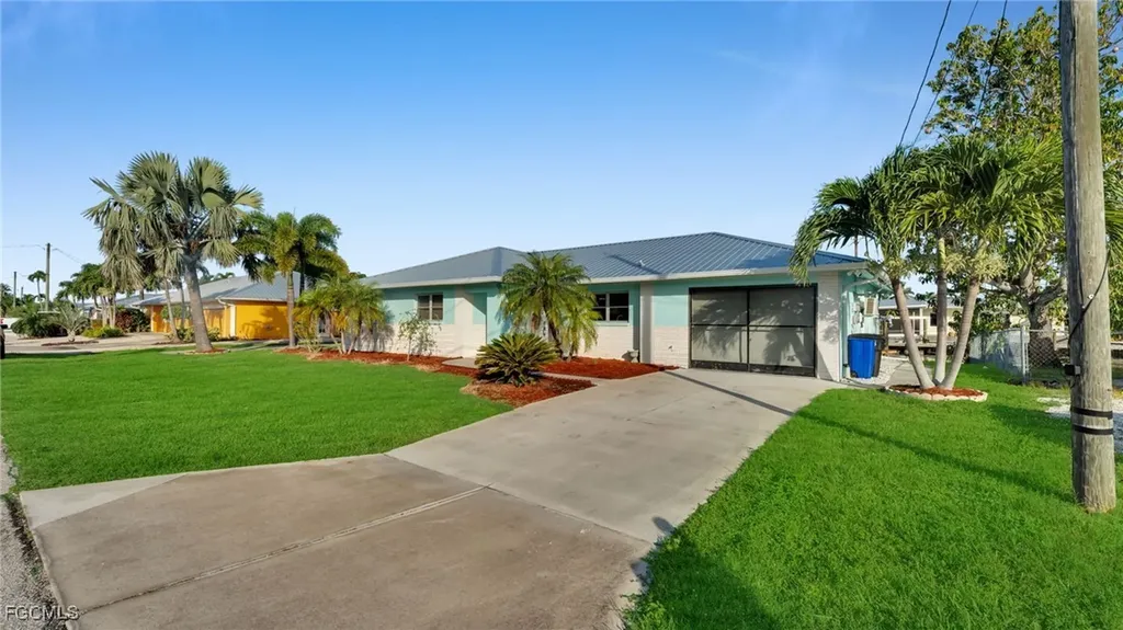 2758 Bruce Street Matlacha FL 33993
