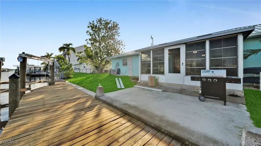 2758 Bruce Street Matlacha FL 33993
