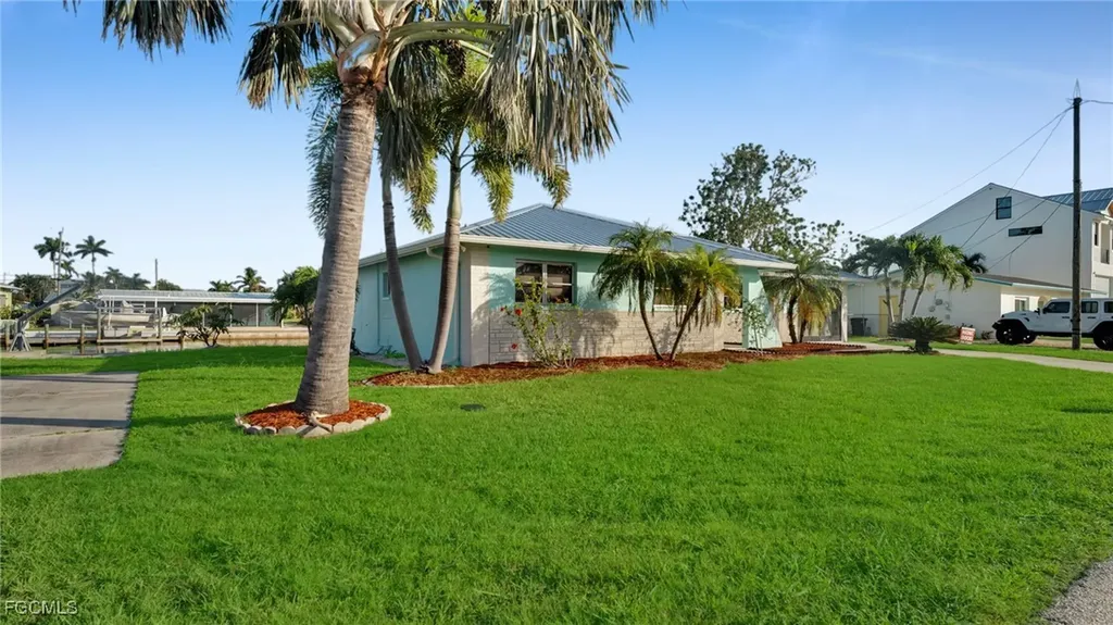 2758 Bruce Street Matlacha FL 33993