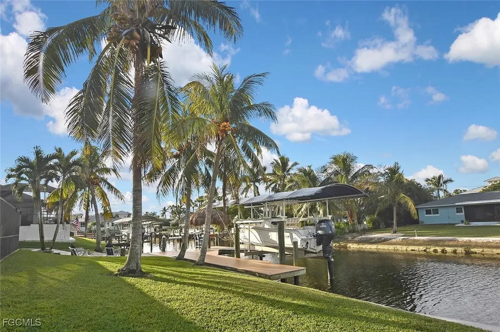 6135 Plumosa Avenue Fort Myers FL 33908