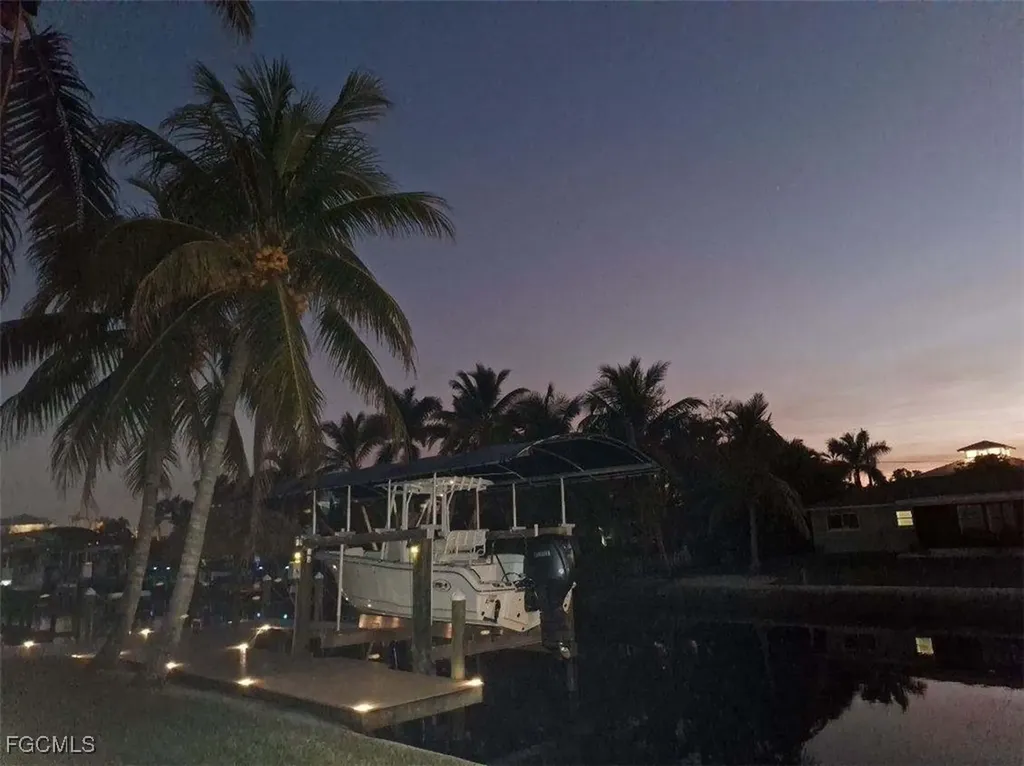 6135 Plumosa Avenue Fort Myers FL 33908